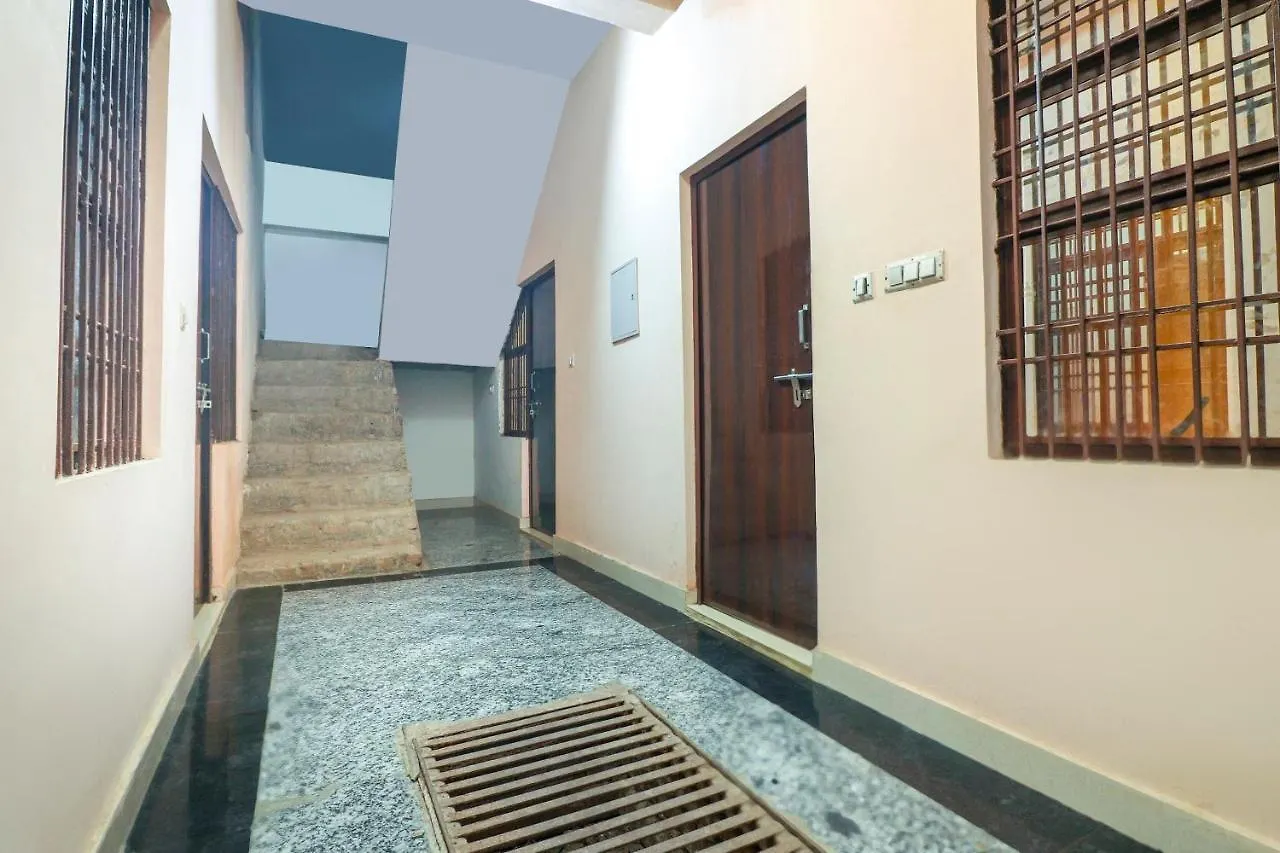 Spot On 67937 Lakshmi Plaza Hotel Tajganj India